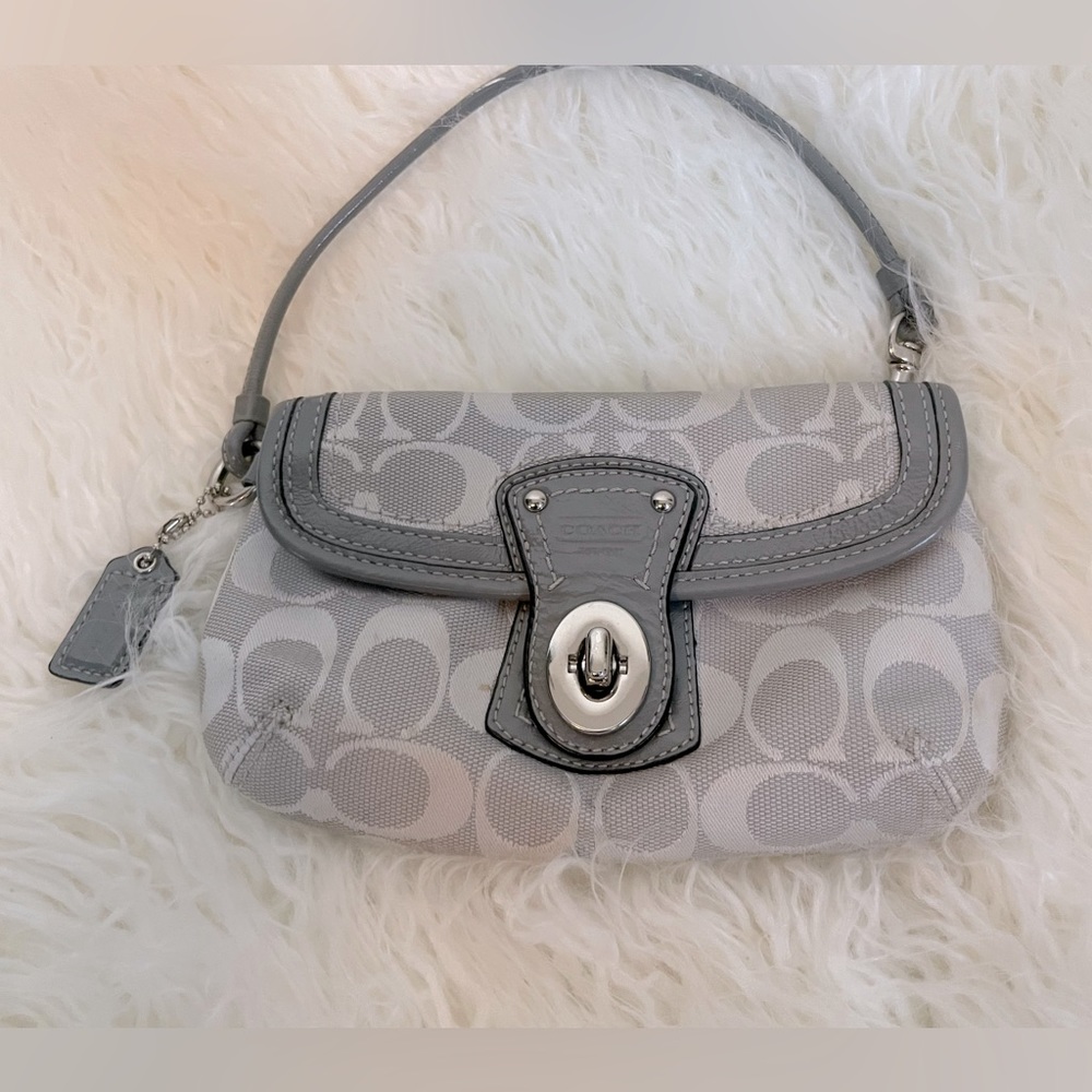 Coach Wristlet-Authentic